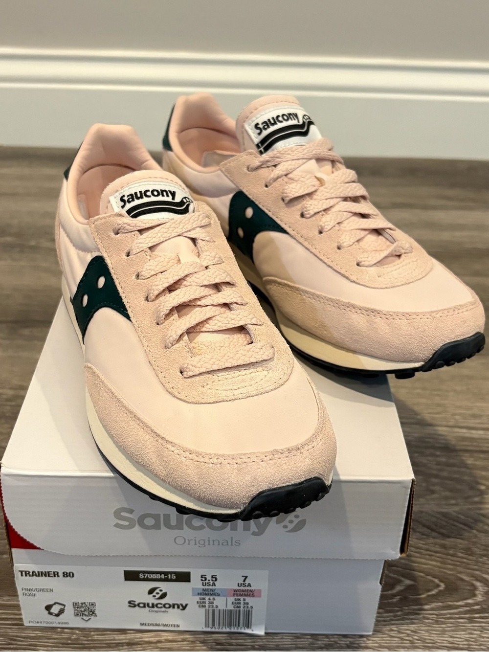 Saucony Trainer 80 Blush Pink Low-Top Sneakers with Dark Green Logo Size 7 NWB